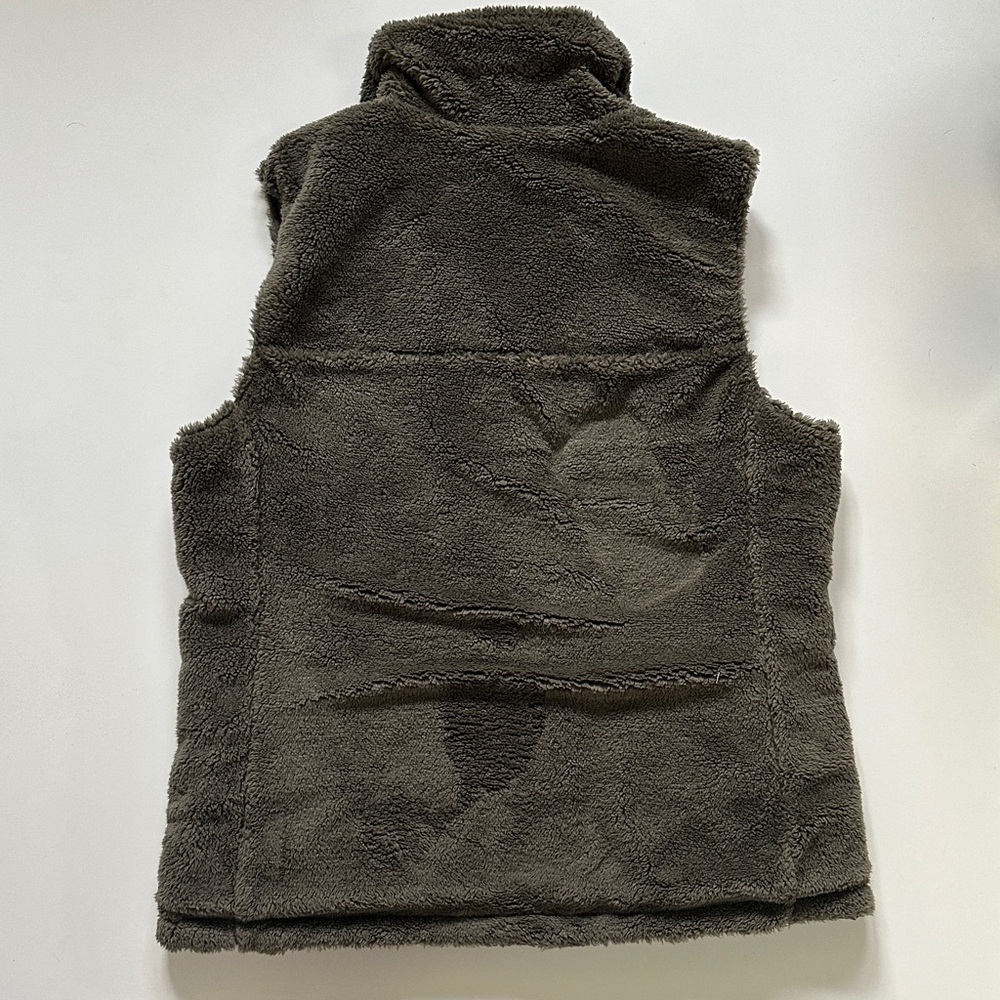 The North Face Mossbud Reversible Vest - Picture 9 of 11